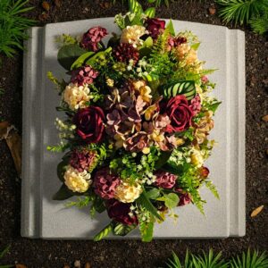 Rouwstuk Mira - Ovaal rouwstuk kunstbloemen